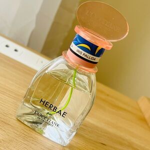 l'occitane 𖤓 herbae iris perfume.